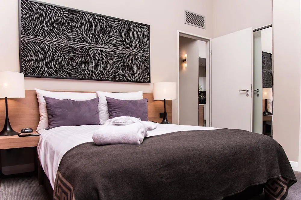 Adina Apartment Hotel Berlin Checkpoint Charlie 4*,  Německo