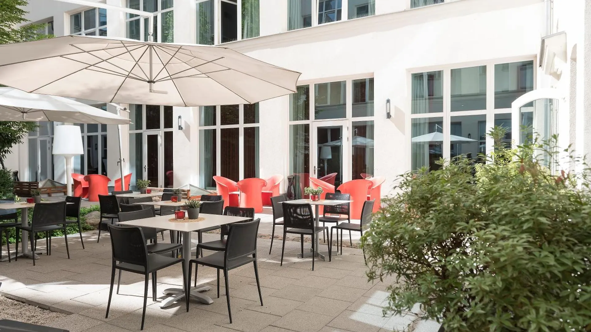 **** Aparthotel Adina Apartment Hotel Berlin Checkpoint Charlie Německo