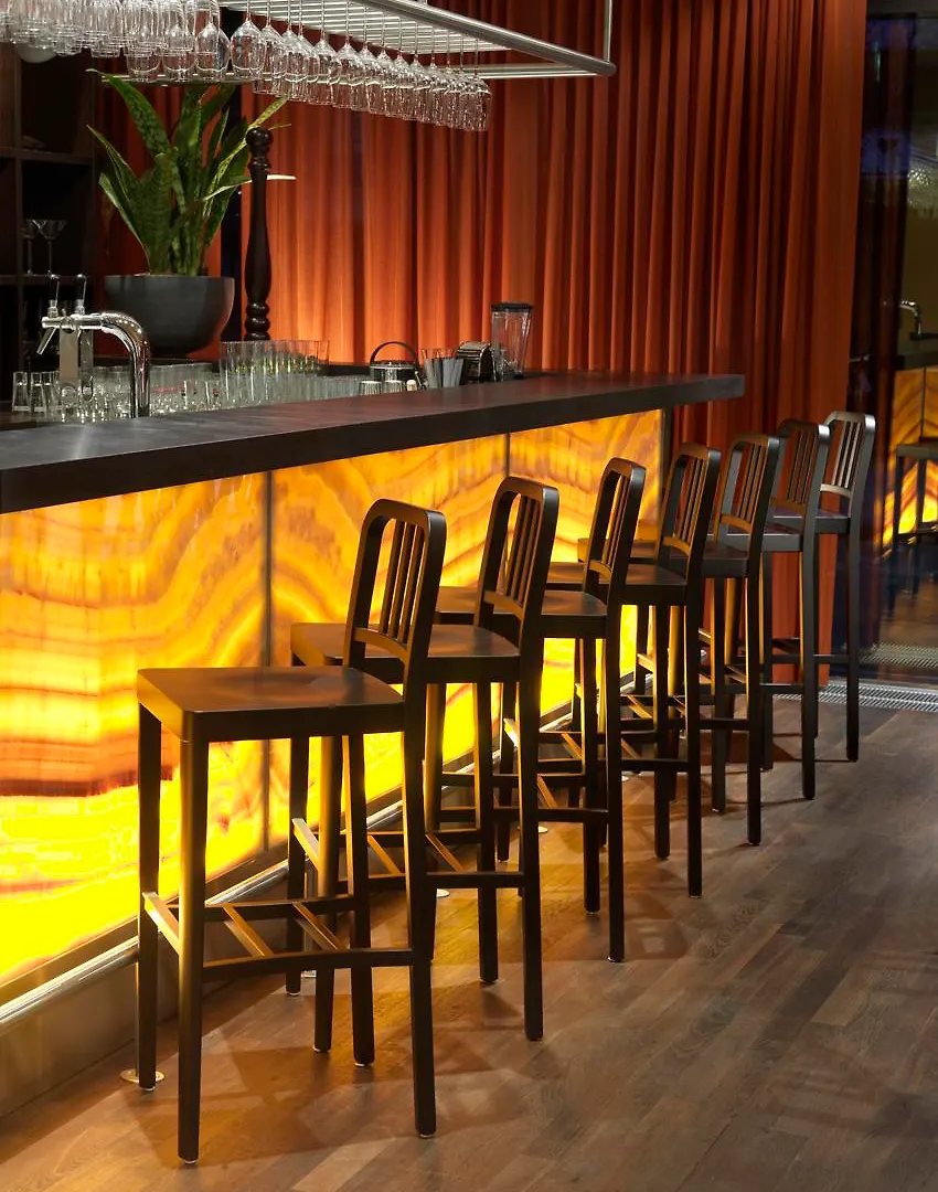 מלון דירות Adina Apartment Hotel Berlin Checkpoint Charlie