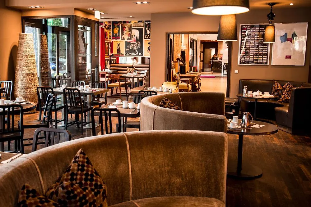 Adina Apartment Hotel Berlin Checkpoint Charlie 4*,