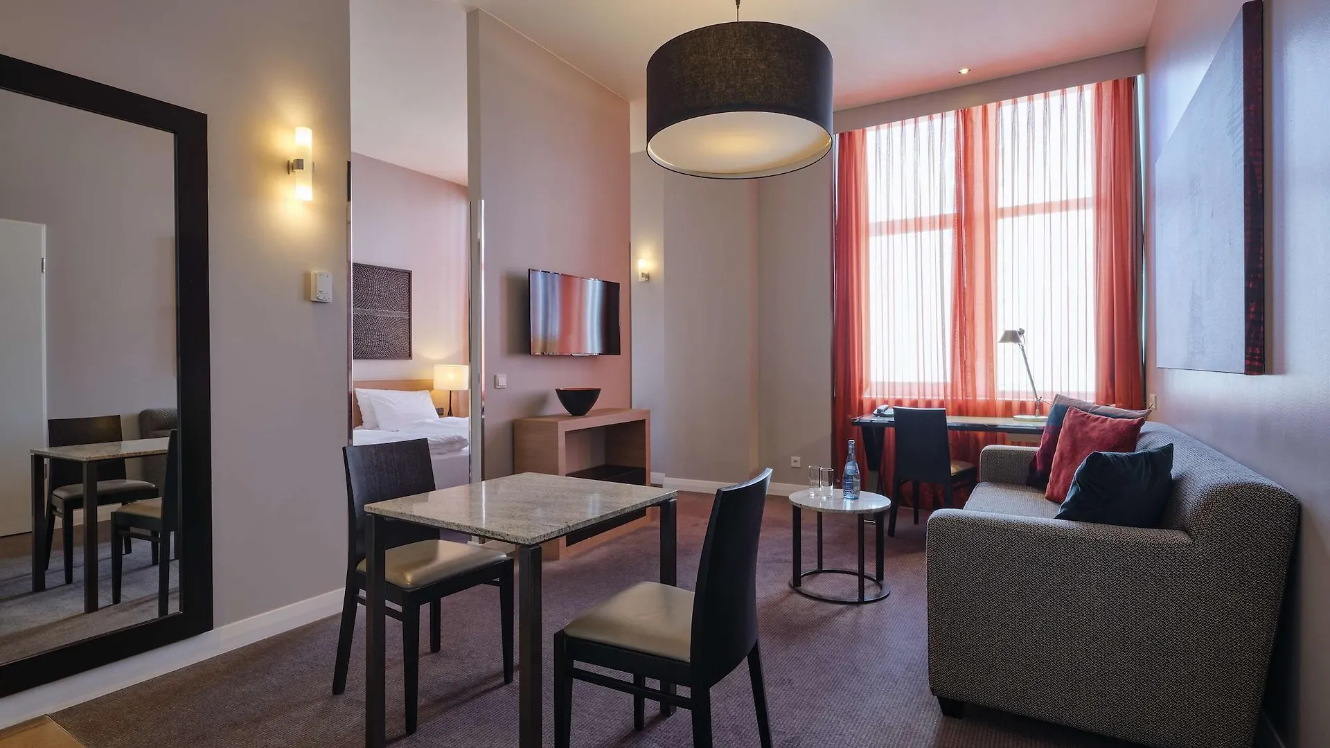 Adina Apartment Hotel Berlin Checkpoint Charlie