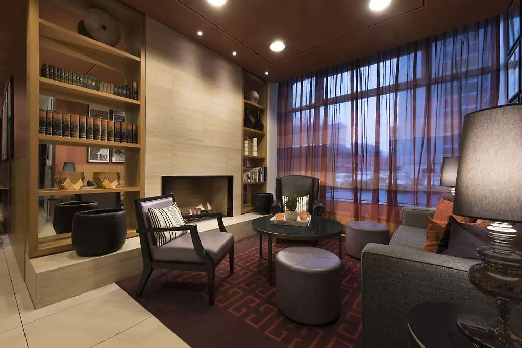 מלון דירות Adina Apartment Hotel Berlin Checkpoint Charlie