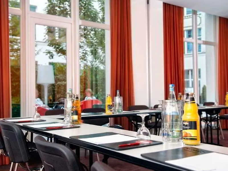 מלון דירות Adina Apartment Hotel Berlin Checkpoint Charlie
