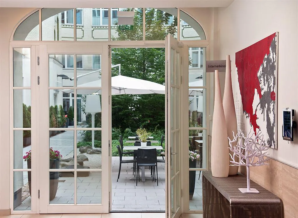 Adina Apartment Hotel Berlin Checkpoint Charlie גרמניה